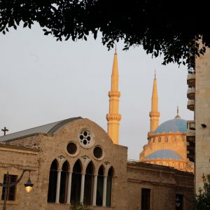 Die griechisch-orthodoxe Kirche St. Georg, gleich dahinter die Mohammed-al-Amin-Moschee