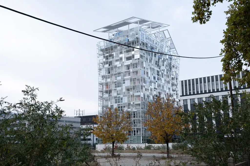 Moderne Architektur, der Tour Ycone von Jean Nouvel in Lyon Confluence.