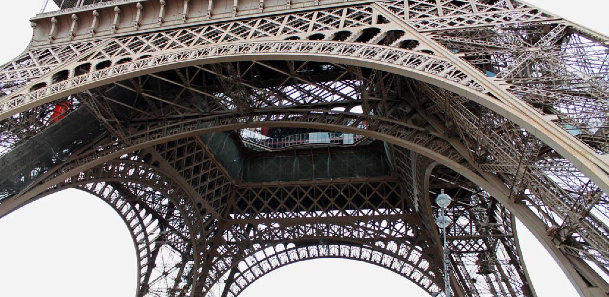 Ausschnitt des Eiffelturms in Paris
